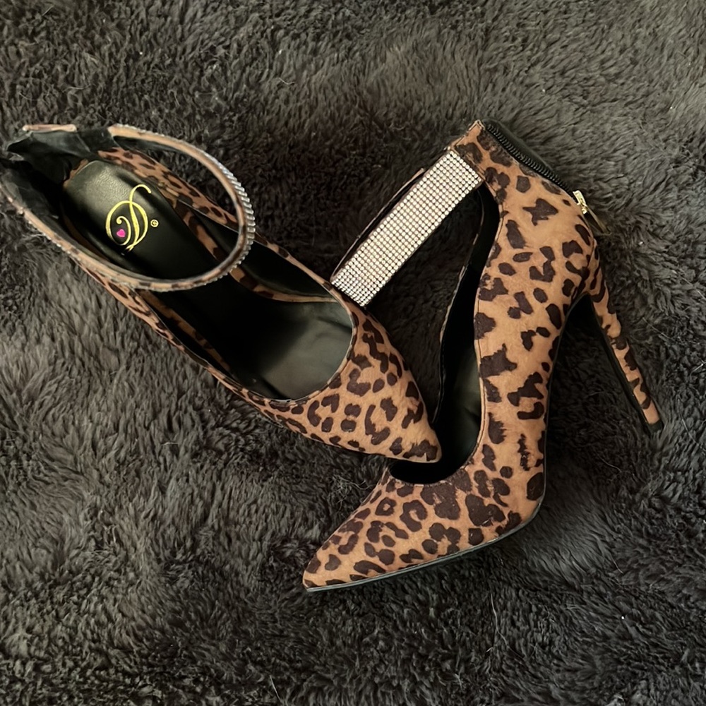 Leopard print heels - Picture 2 of 2